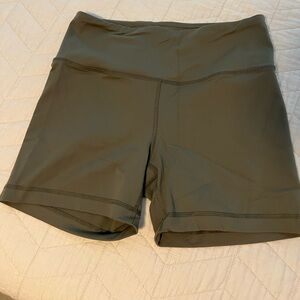 90 Degree by Reflex green biker shorts size large